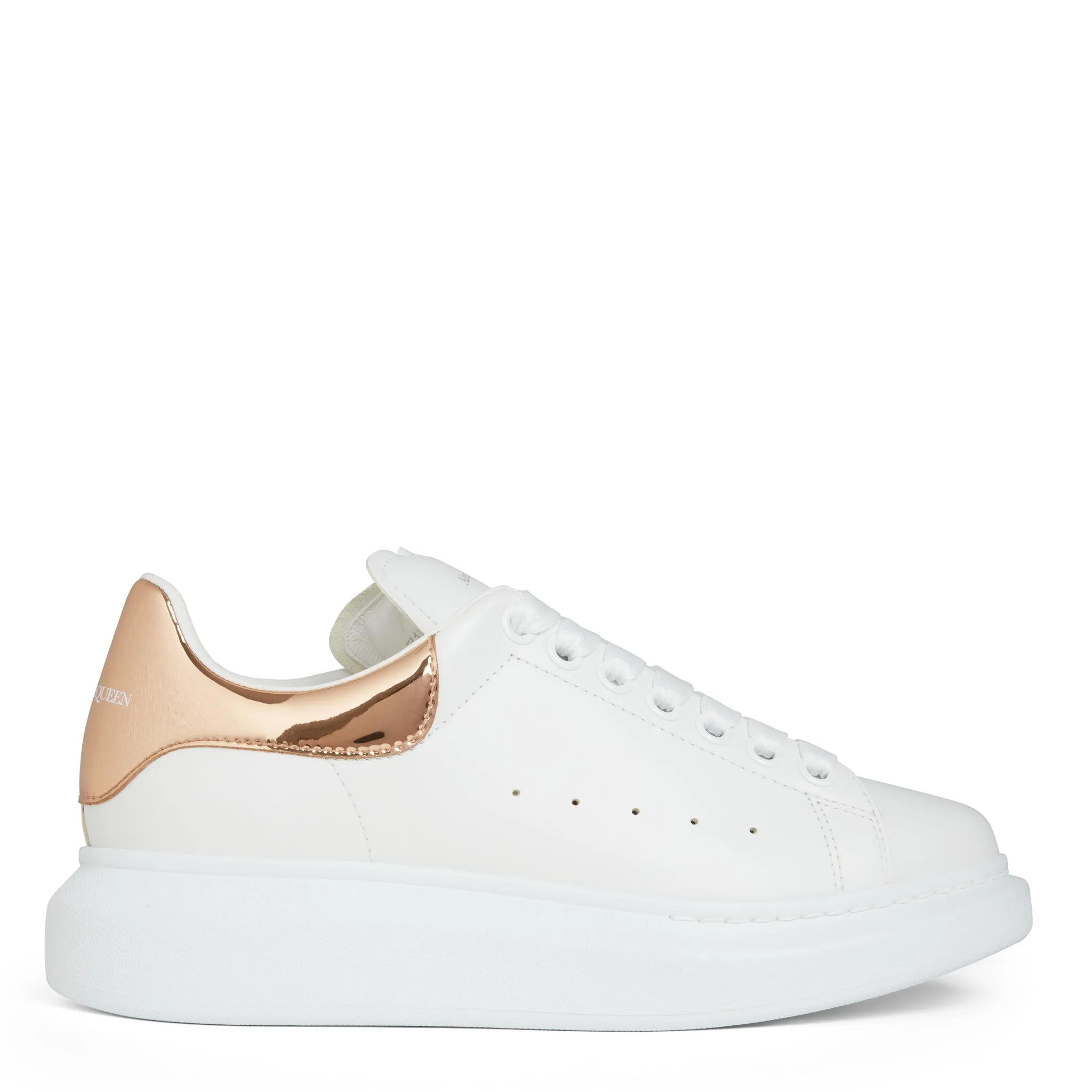 ALEXANDER MCQUEEN  Sneakers oversize in pelle bianca e oro