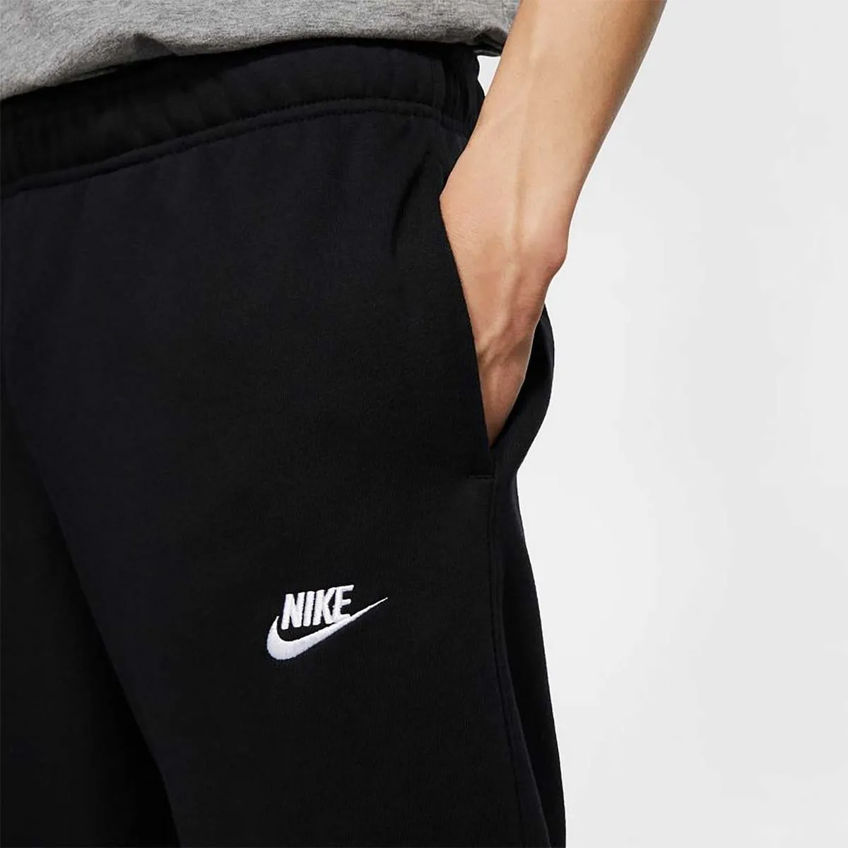      NIKE PANTALONI CLUB JOGGER  