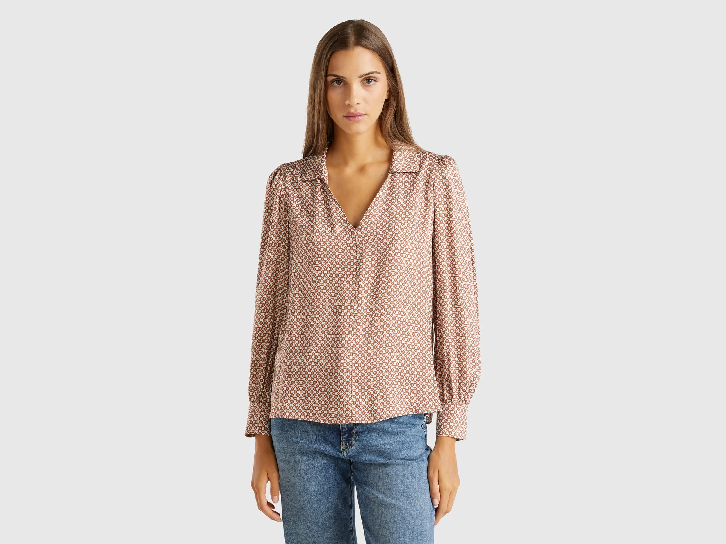 Nuovi arrivi Blusa in raso con fantasia geometrica