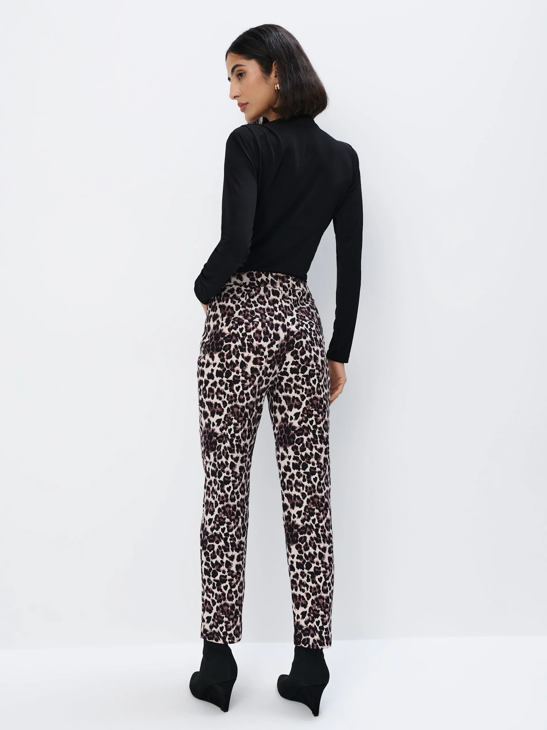 Pantaloni con stampa pantera