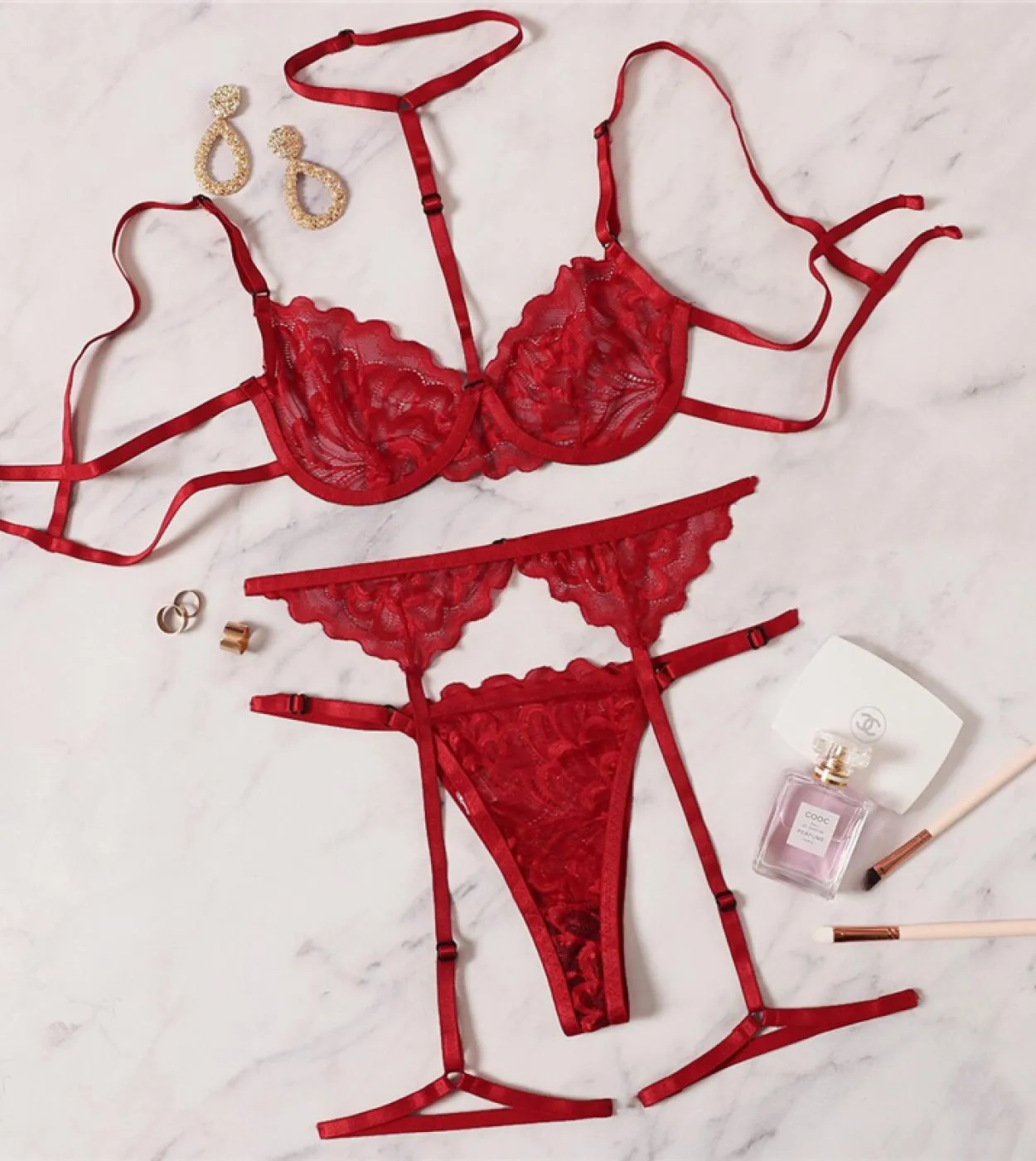 Set di lingerie con giarrettiera in pizzo floreale rosso con girocollo Intimo da donna Reggiseno con ferretto e perizoma Set di